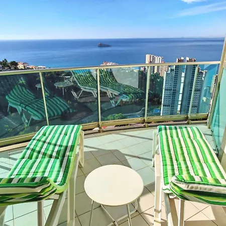 36th Floor - Highrise With Private Terrace & Amazing Sea Views *