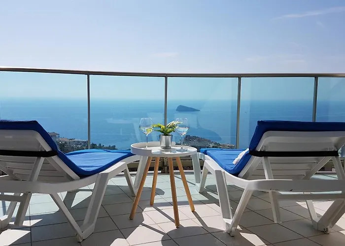 36th Floor - Highrise With Private Terrace & Amazing Sea Views Апартаменты